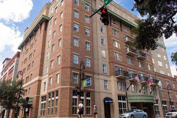 Holiday Inn Express Savannah - Historic District image 1