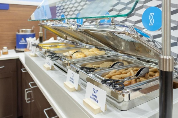 Holiday Inn Express Savannah - Historic District image 10