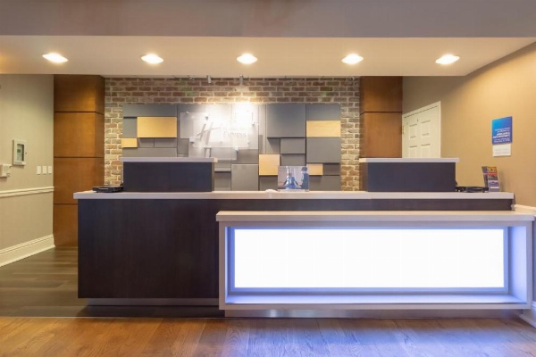 Holiday Inn Express Savannah - Historic District image 17