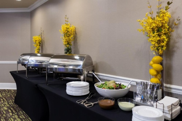 Holiday Inn Express Savannah - Historic District image 20