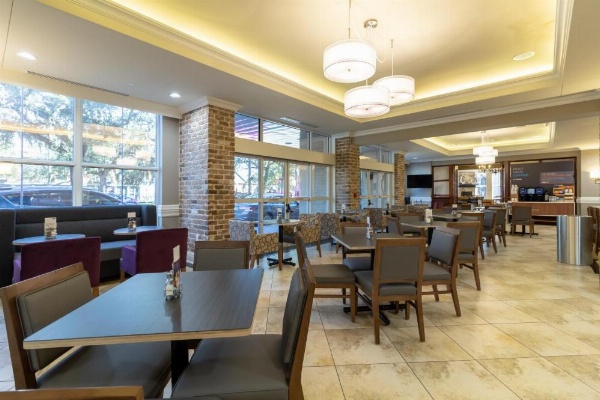 Holiday Inn Express Savannah - Historic District image 21